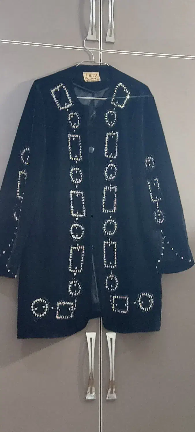 ۲تا مانتو مجلسی کارشده|لباس|ری, حمزه‌آباد|دیوار