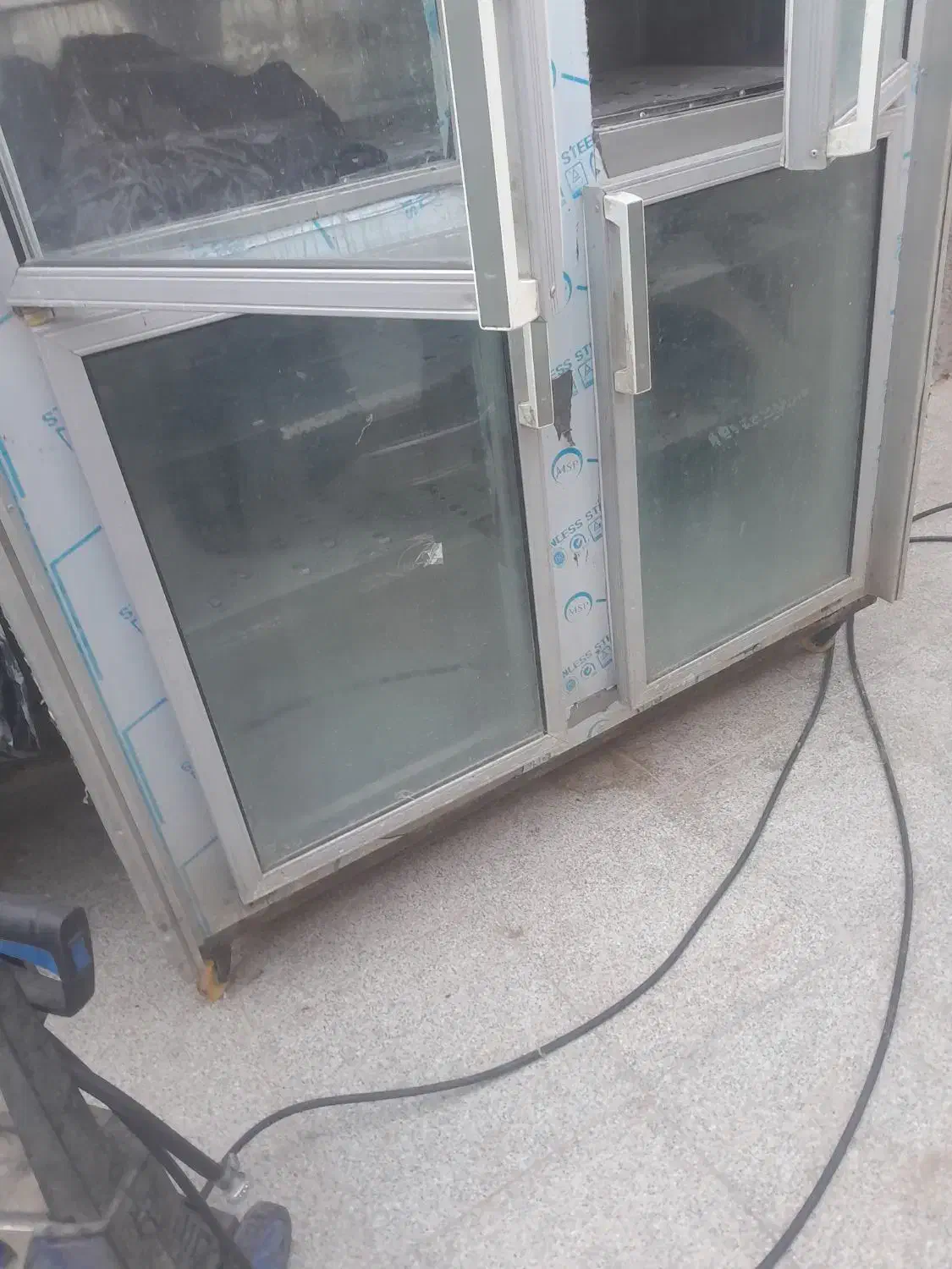 یخچال فریزر و ویترینی .باسکول ۵۰۰کیلویی ومرغ بر|فروشگاه و مغازه|یزد, |دیوار