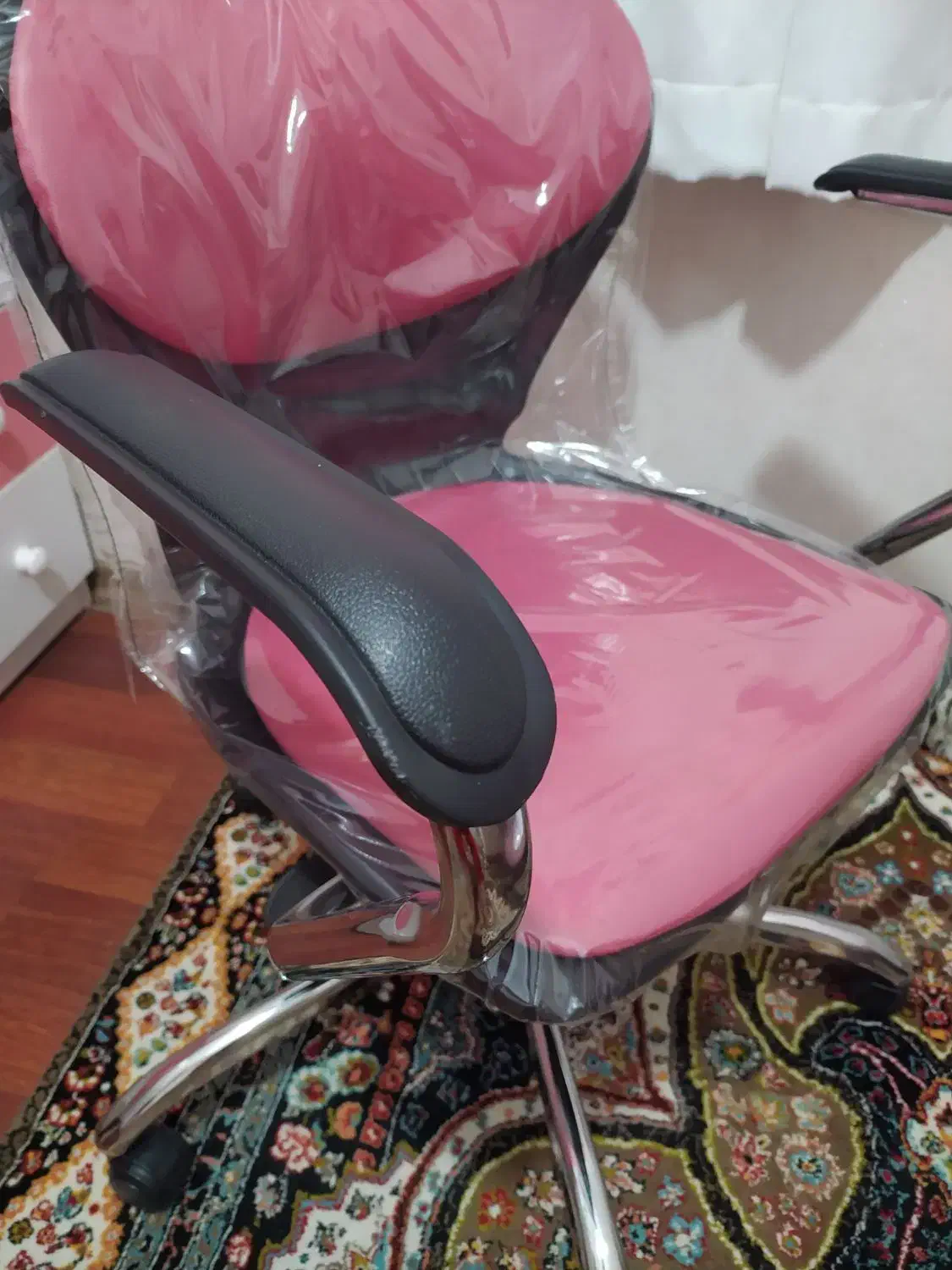 صندلی چرخدار،جکدار|صندلی و نیمکت|پرند, فاز ۵|دیوار