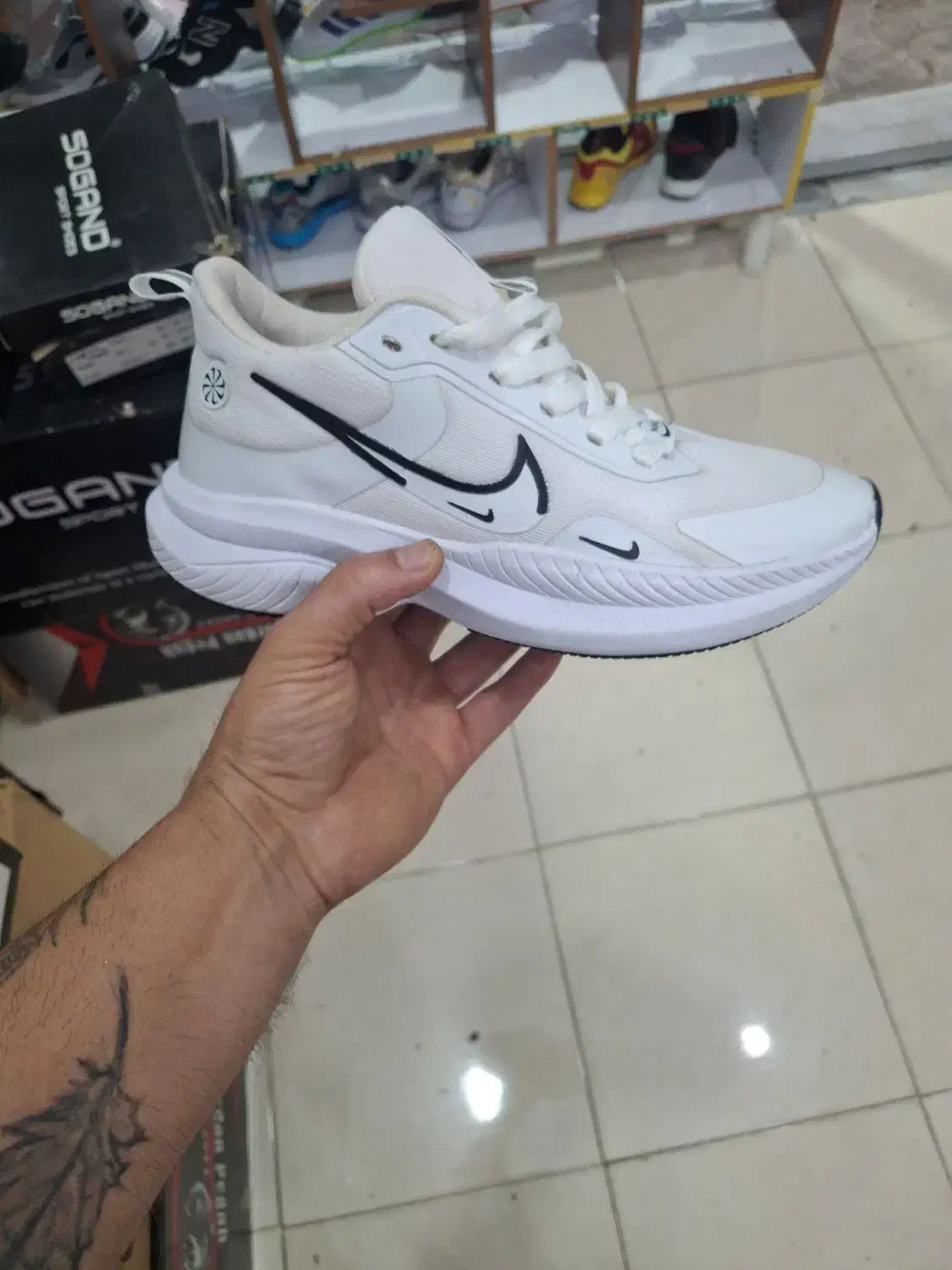 کتانی های زنانه از۵۵۰تا ۹۵۰|کیف، کفش، کمربند|تالش, هشتپر|دیوار