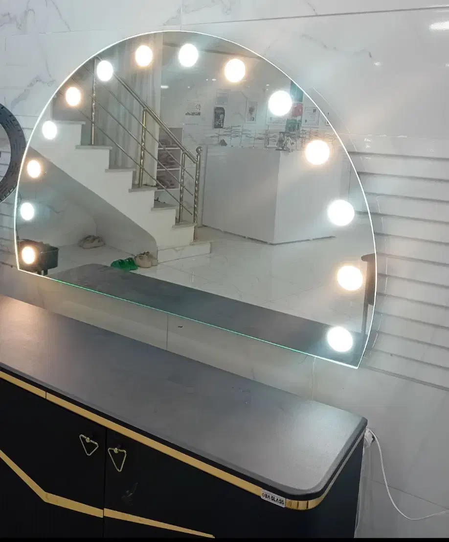 فروش آینه و کنسول|آرایشگاه و سالن‌های زیبایی|سقز, |دیوار