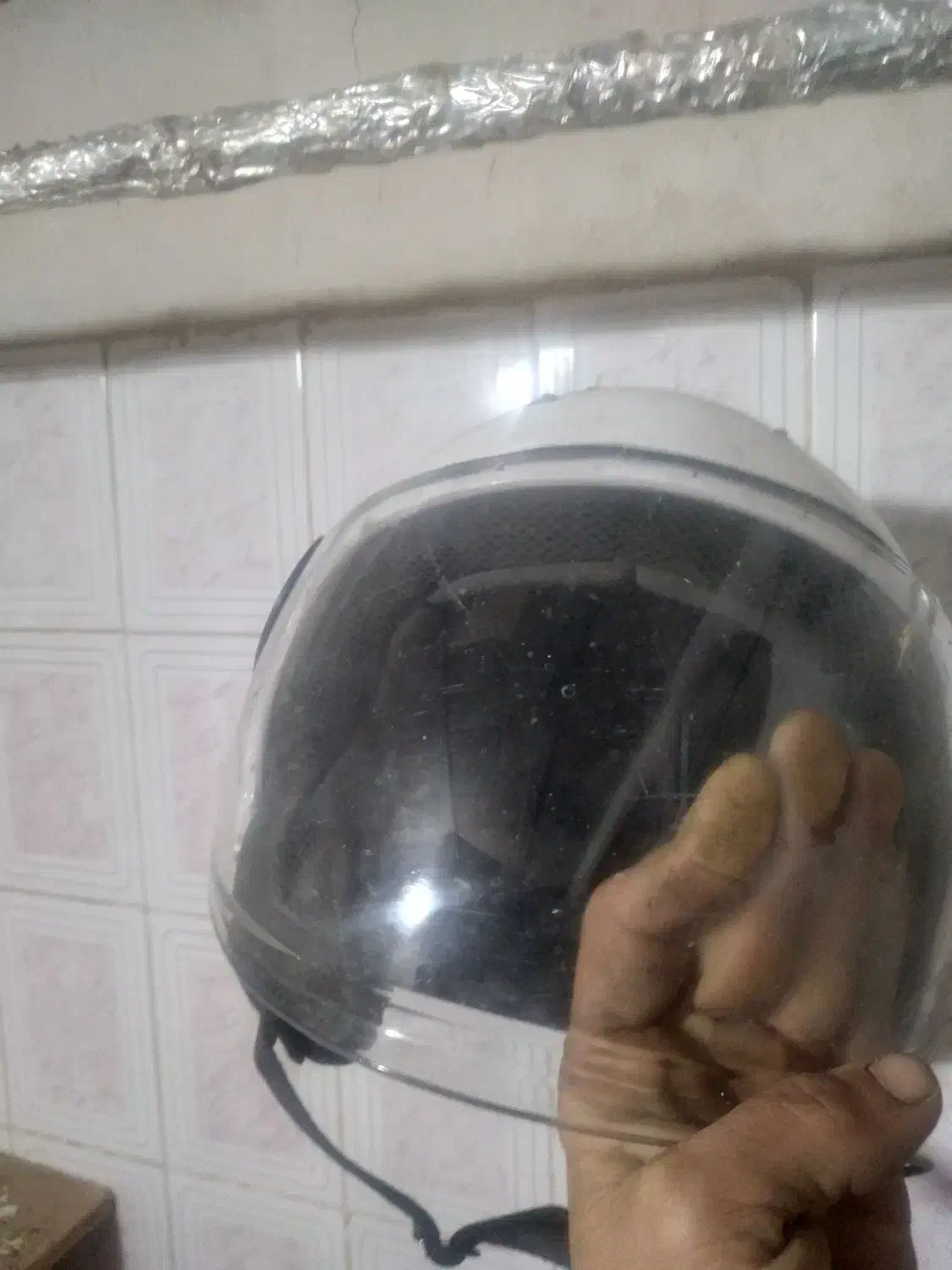 کلاه ایمنی در حد نو|دوچرخه، اسکیت، اسکوتر|رباط‌کریم, رباط‌کریم|دیوار