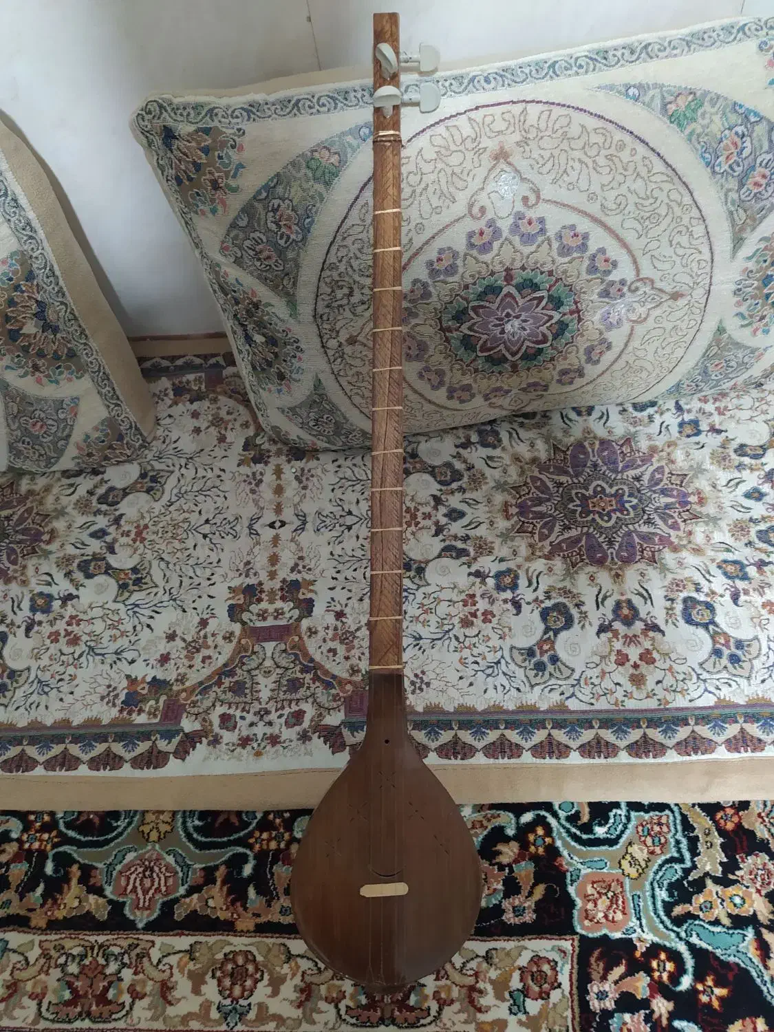 سه تار|سازهای سنتی|شهرضا, |دیوار