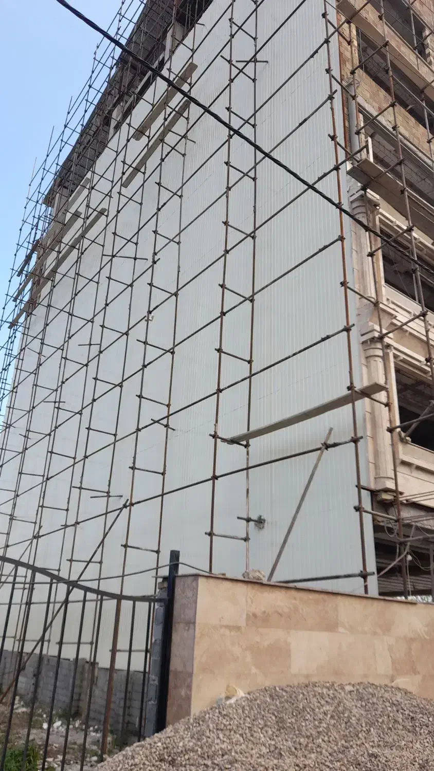 پوشش و آب بندی سقفهای شیب دار|خدمات پیشه و مهارت|چالوس, |دیوار