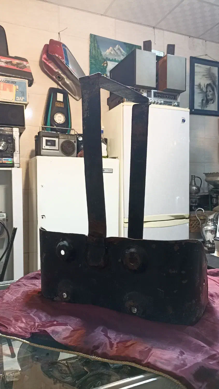 جعبه قدیمی جیپ|کلکسیون اشیاء عتیقه|شهرکرد, |دیوار