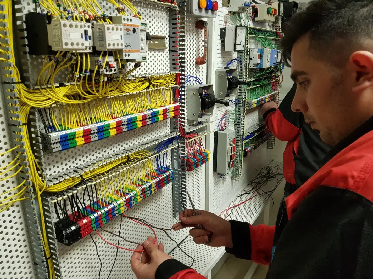 آموزش برق صنعتی PLC تابلو سازی آموزشگاه فنی|خدمات آموزشی|تهران, دانشگاه شریف|دیوار