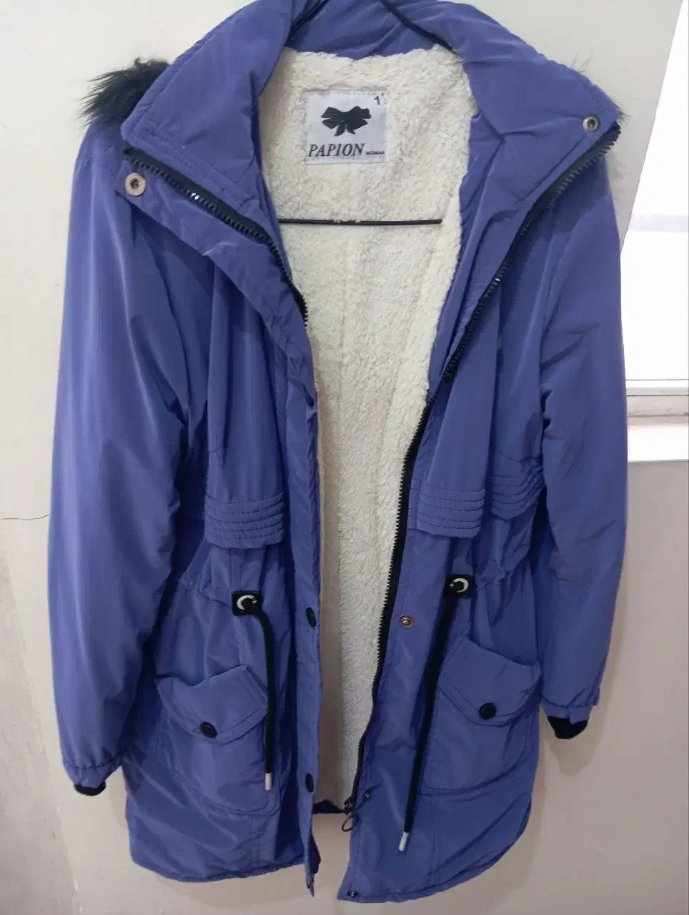 کاپشن|لباس|ارومیه, |دیوار