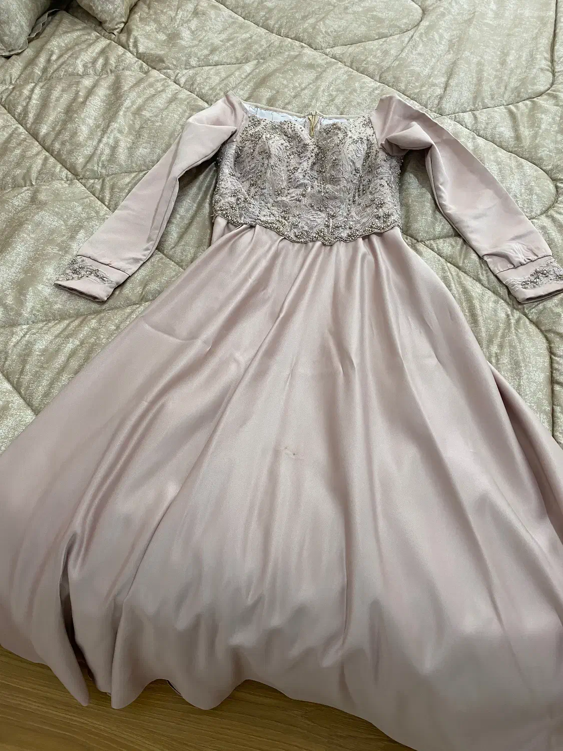 پیراهن مزونی|لباس|ماکو, |دیوار