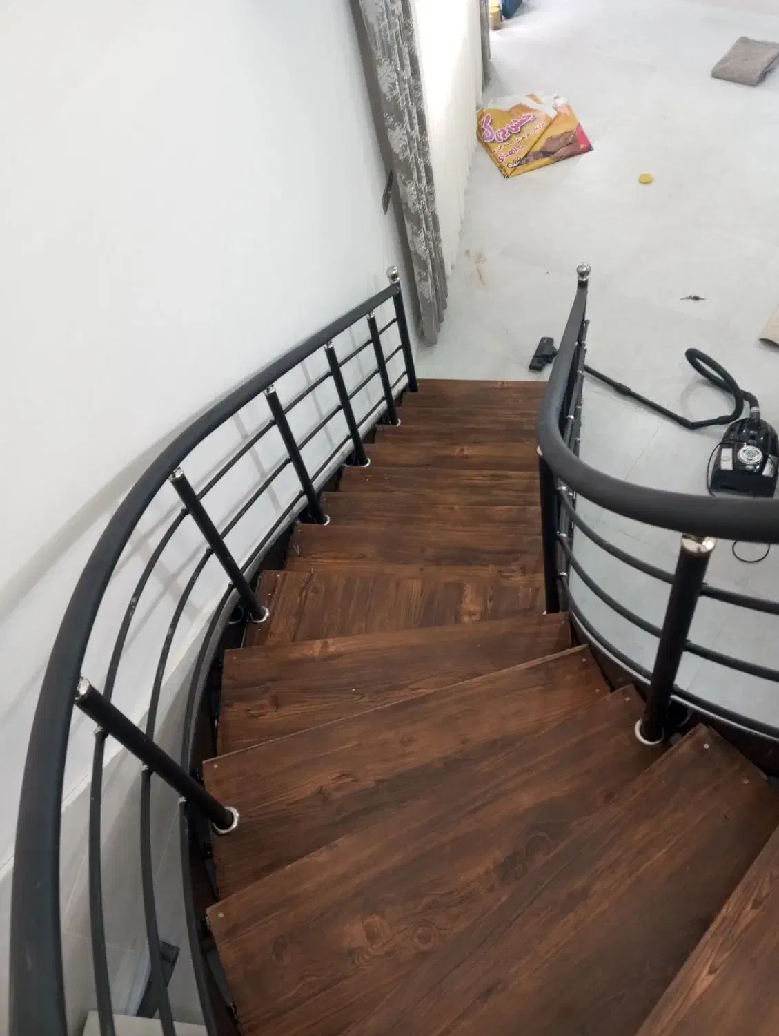 اجرا و نصب نرده المینیم ، شیشه، استیل|خدمات پیشه و مهارت|ساری, |دیوار