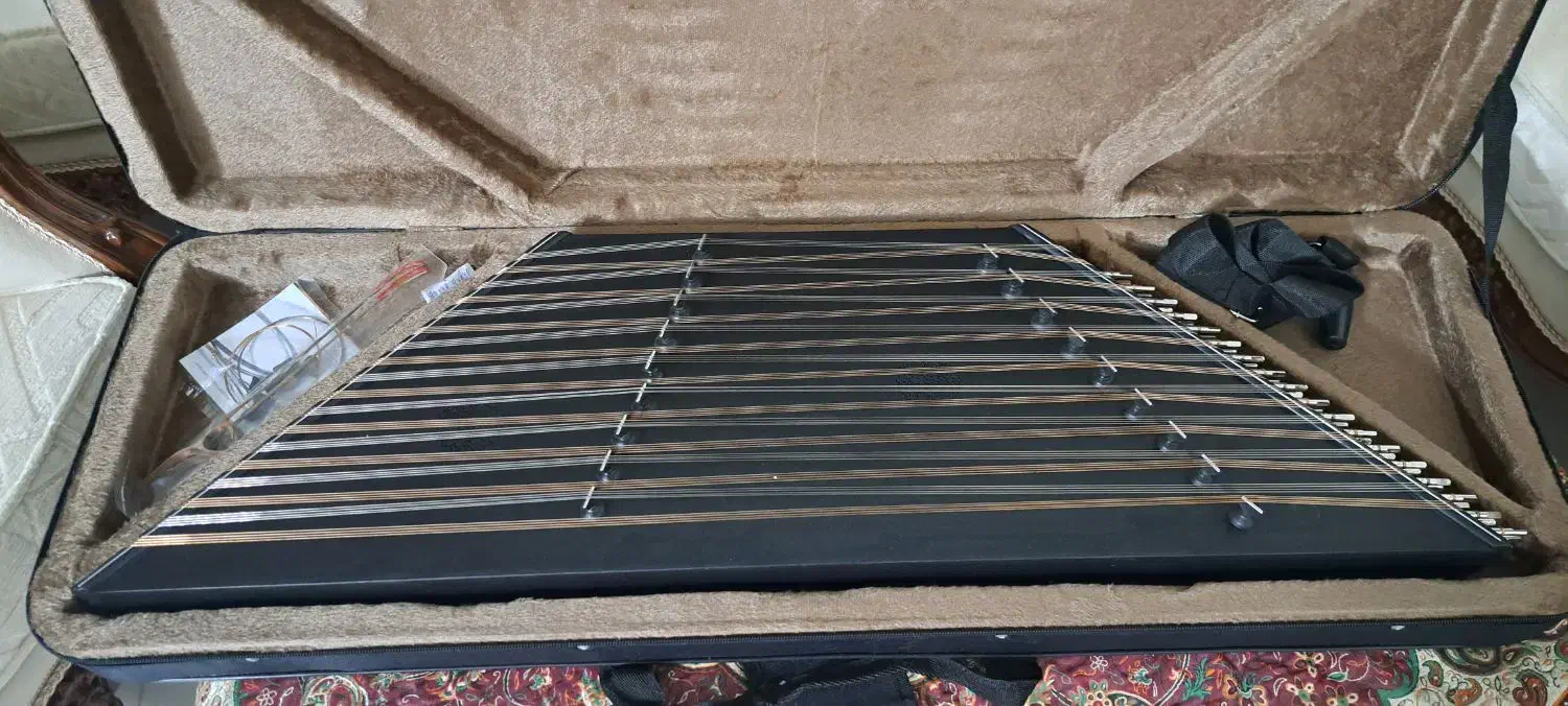 سنتور استاد صادقی|سازهای سنتی|اصفهان, اشکاوند|دیوار