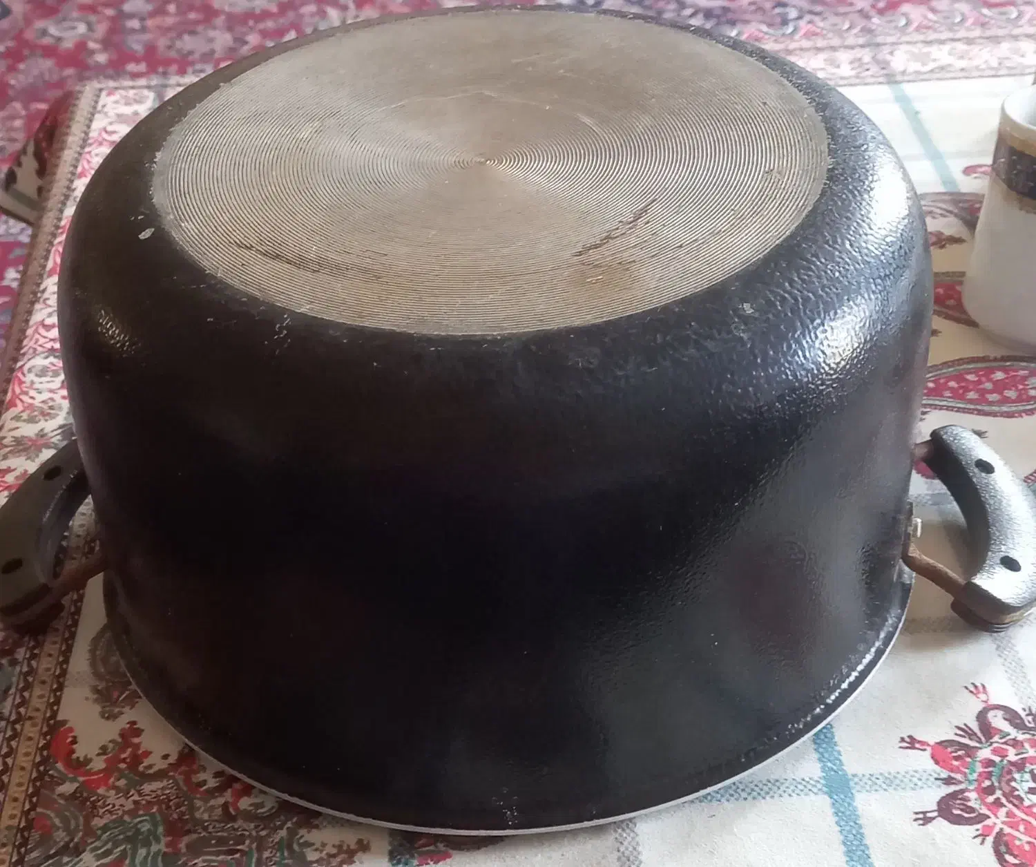 یک عدد تابه تفلون ویک عددقابلمه کار کرده تفلون|ظروف پخت‌وپز|گرگان, |دیوار