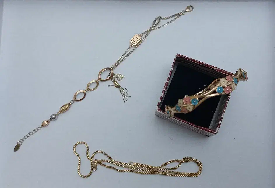 طلای خاص پسندبه همراه فاکتورقیمت تابلو(فروش فوری)|جواهرات|قم, پردیسان|دیوار