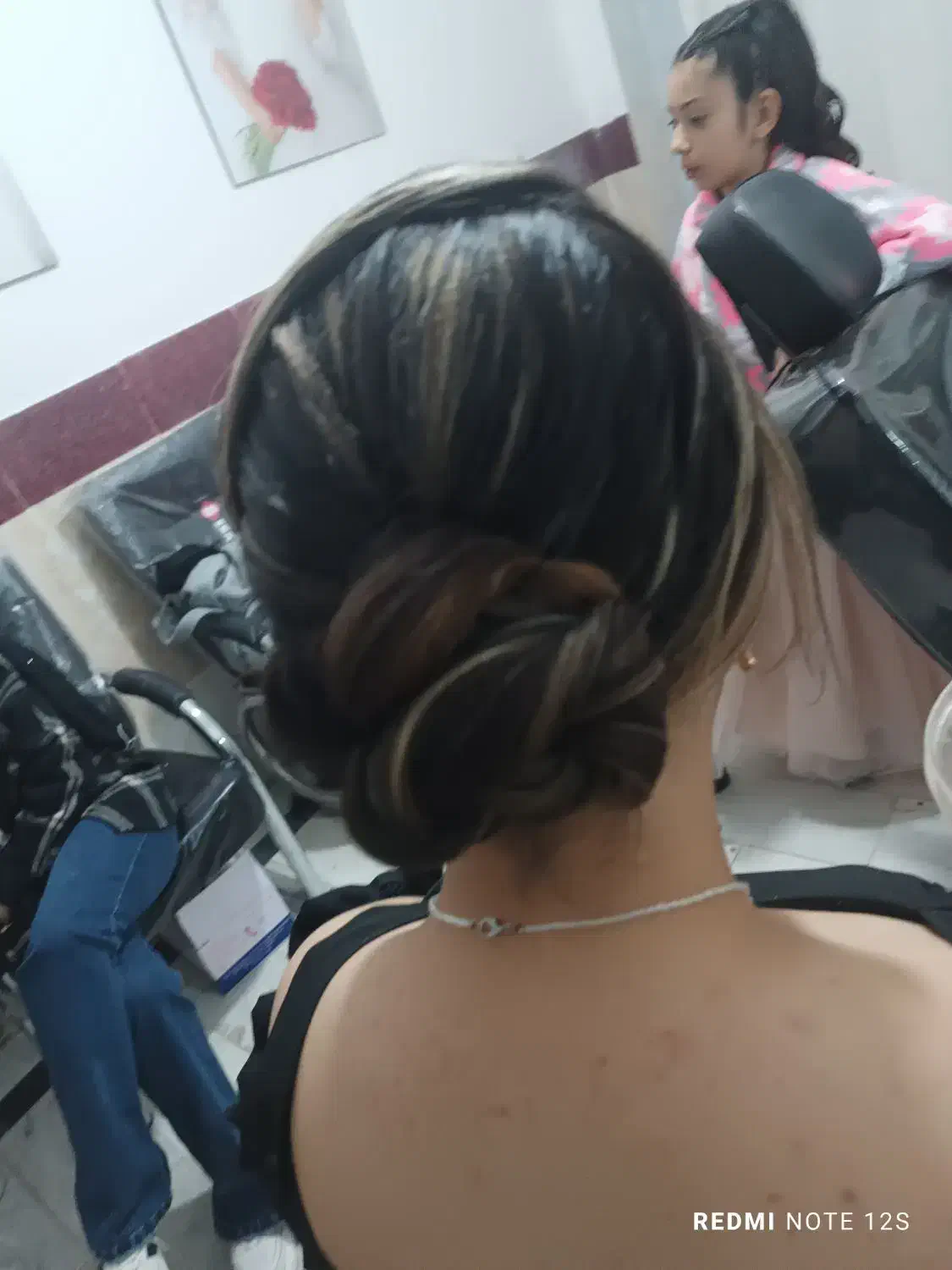 شینیون عروس 250|خدمات آرایشگری و زیبایی|سبزوار, هویزه|دیوار