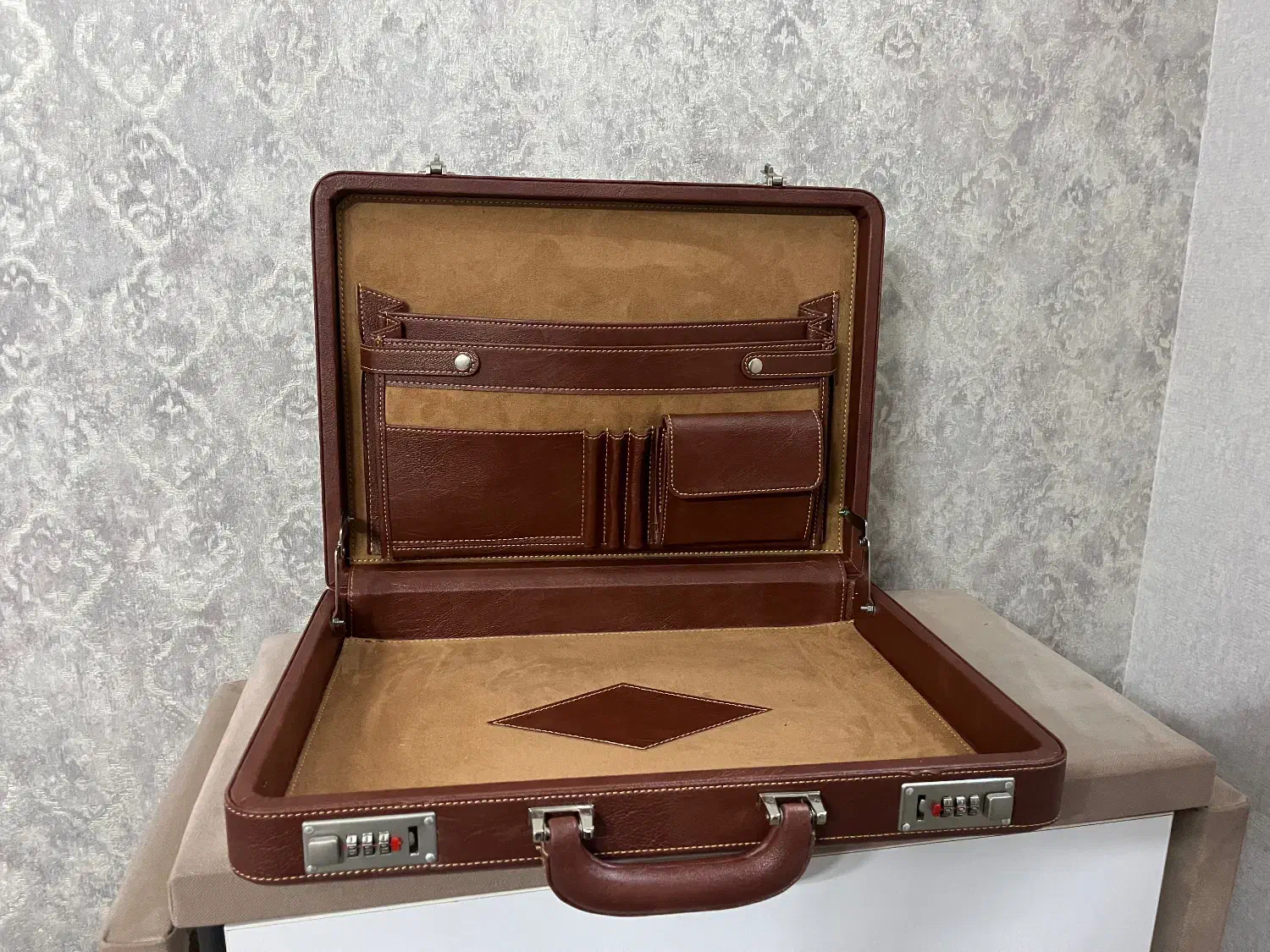 کیف چرم|کیف، کفش، کمربند|زنجان, |دیوار