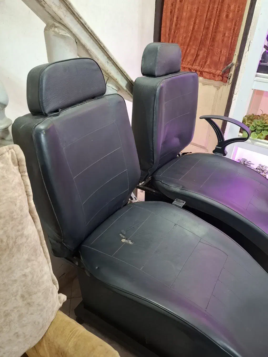 صندلی آرایشگری|آرایشگاه و سالن‌های زیبایی|رشت, حمیدیان|دیوار