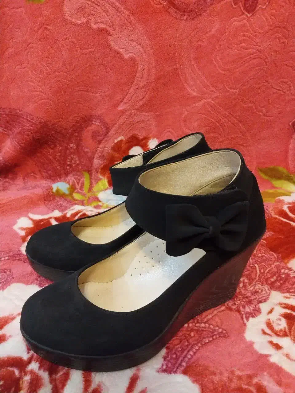 2 جفت کفش دخترانه و زنانه|کیف، کفش، کمربند|پیر بکران, |دیوار