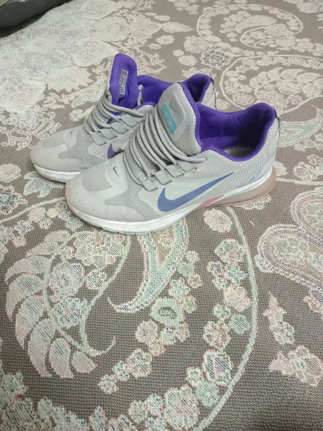 کفش|کیف، کفش، کمربند|مشهد, موعود|دیوار