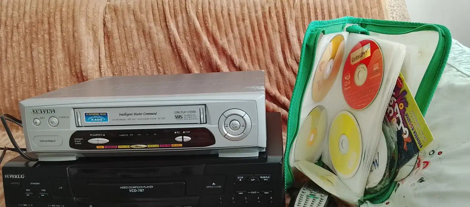 دو دستگاه vhs .cdplayer و یک مبدل دیجیتال|پخشکننده DVD و ویدیو|هشتگرد, فاز ۲ مهستان|دیوار