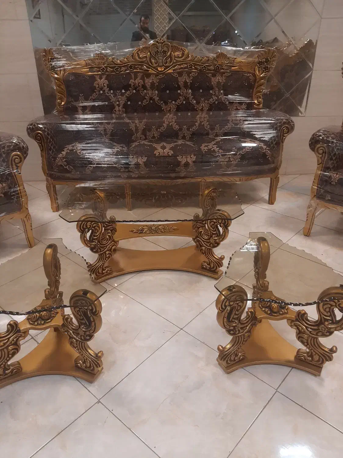 مبل سلطنتی ۷نفره مدل عربی با میز عسلی نونونو|مبلمان خانگی و میز عسلی|مشکیندشت, |دیوار