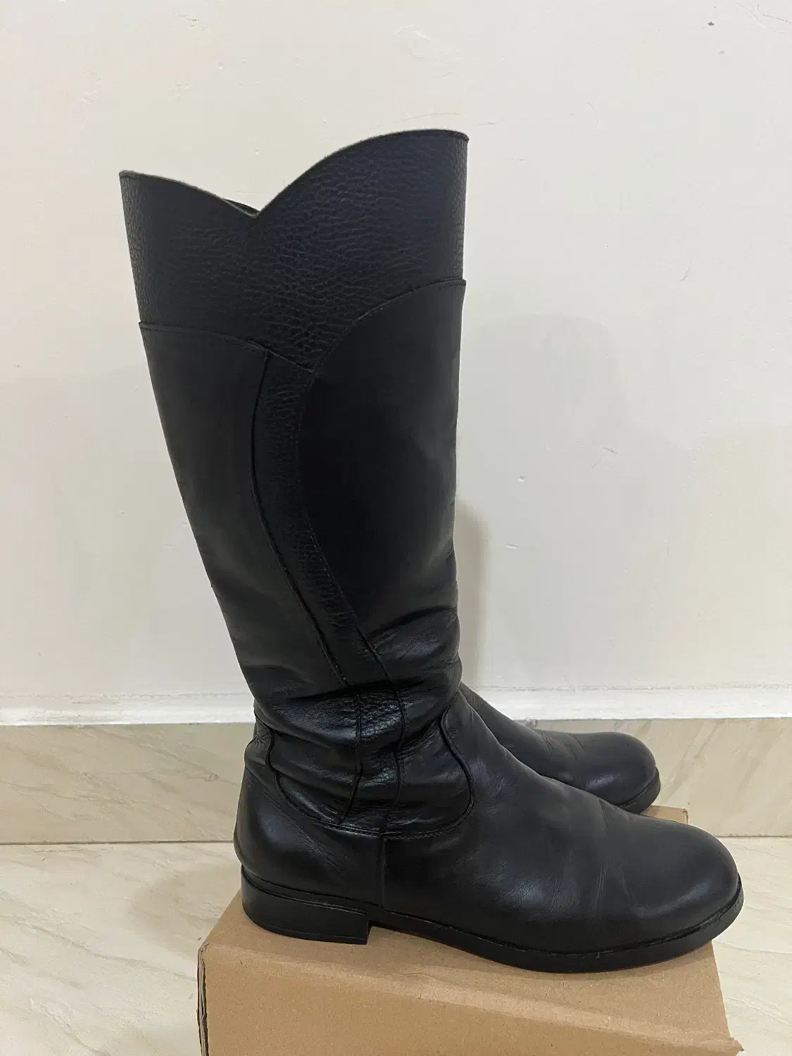 بوت چرم طبیعی|کیف، کفش، کمربند|رشت, شهرک آیت الله منتظری|دیوار