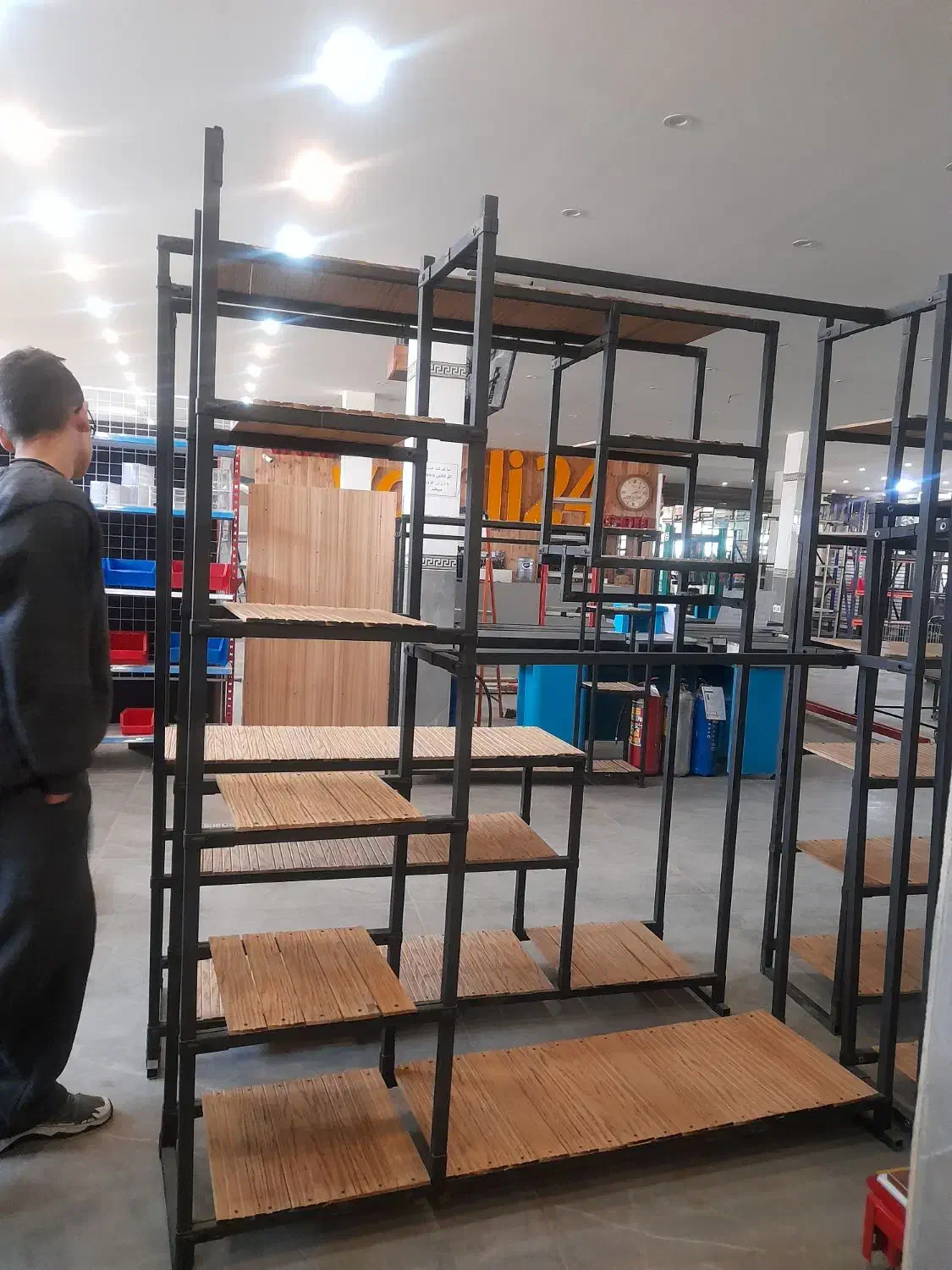 قفسه چوب و فلز|فروشگاه و مغازه|تهران, شهرک آزمایش|دیوار