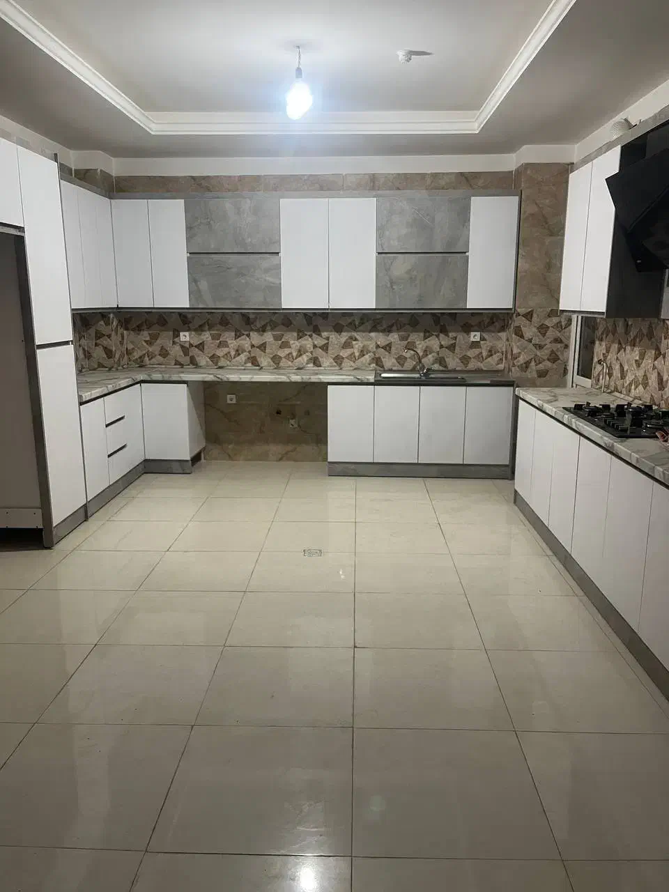 اجاره واحد ۱۷۵ متری در طالقانی|اجارهٔ آپارتمان|ساوه, |دیوار