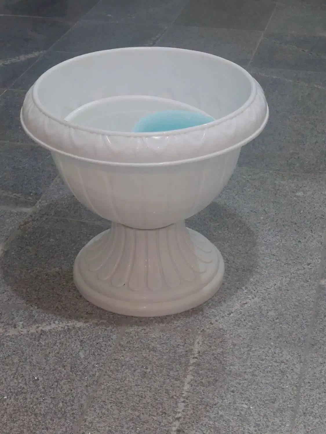 گلدان سفالی و پلاستیکی|گل و گیاه طبیعی|هشتگرد, فاز ۳ مهستان|دیوار