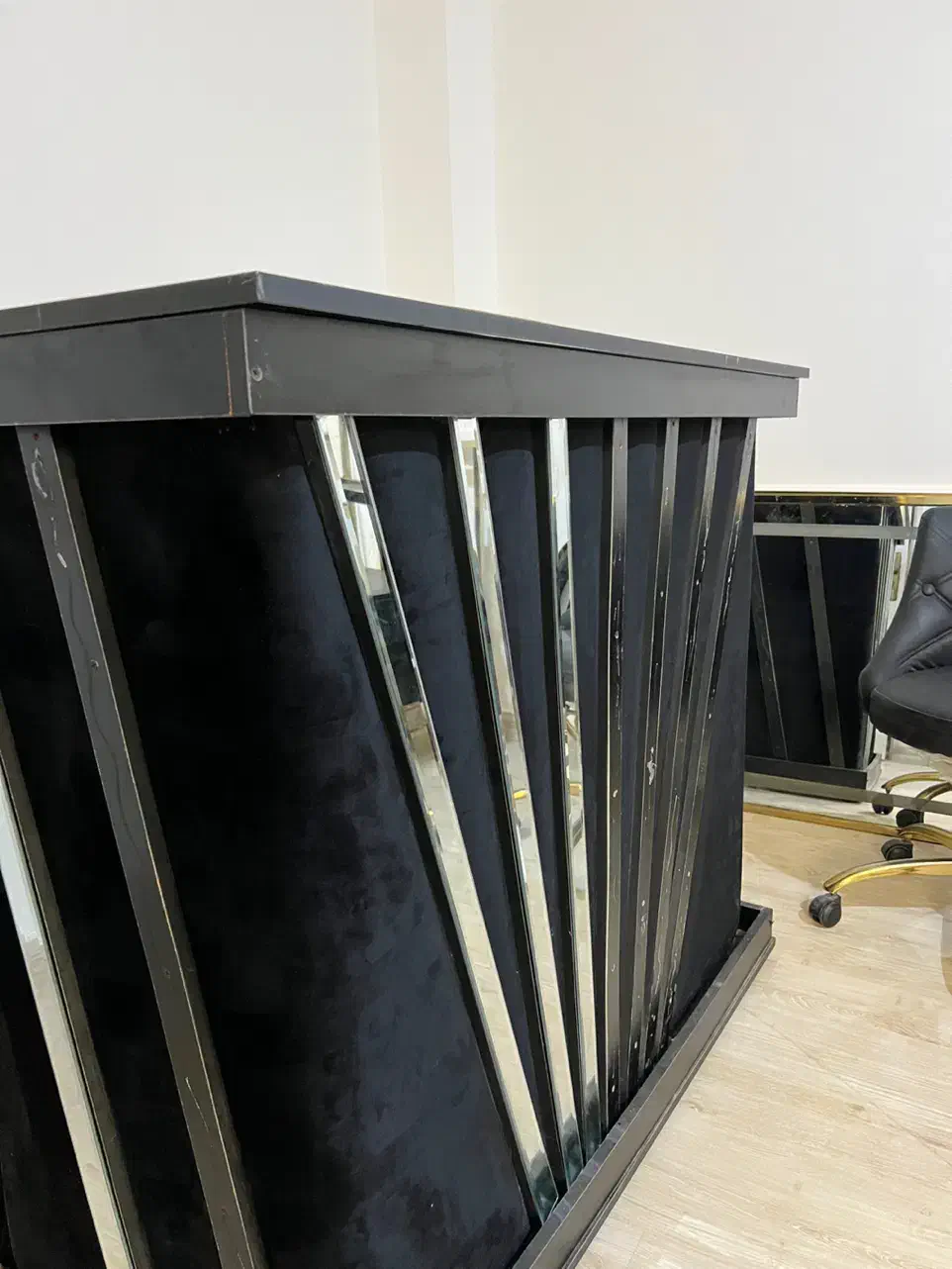 پیشخوان|دفتر کار|رشت, معلم|دیوار