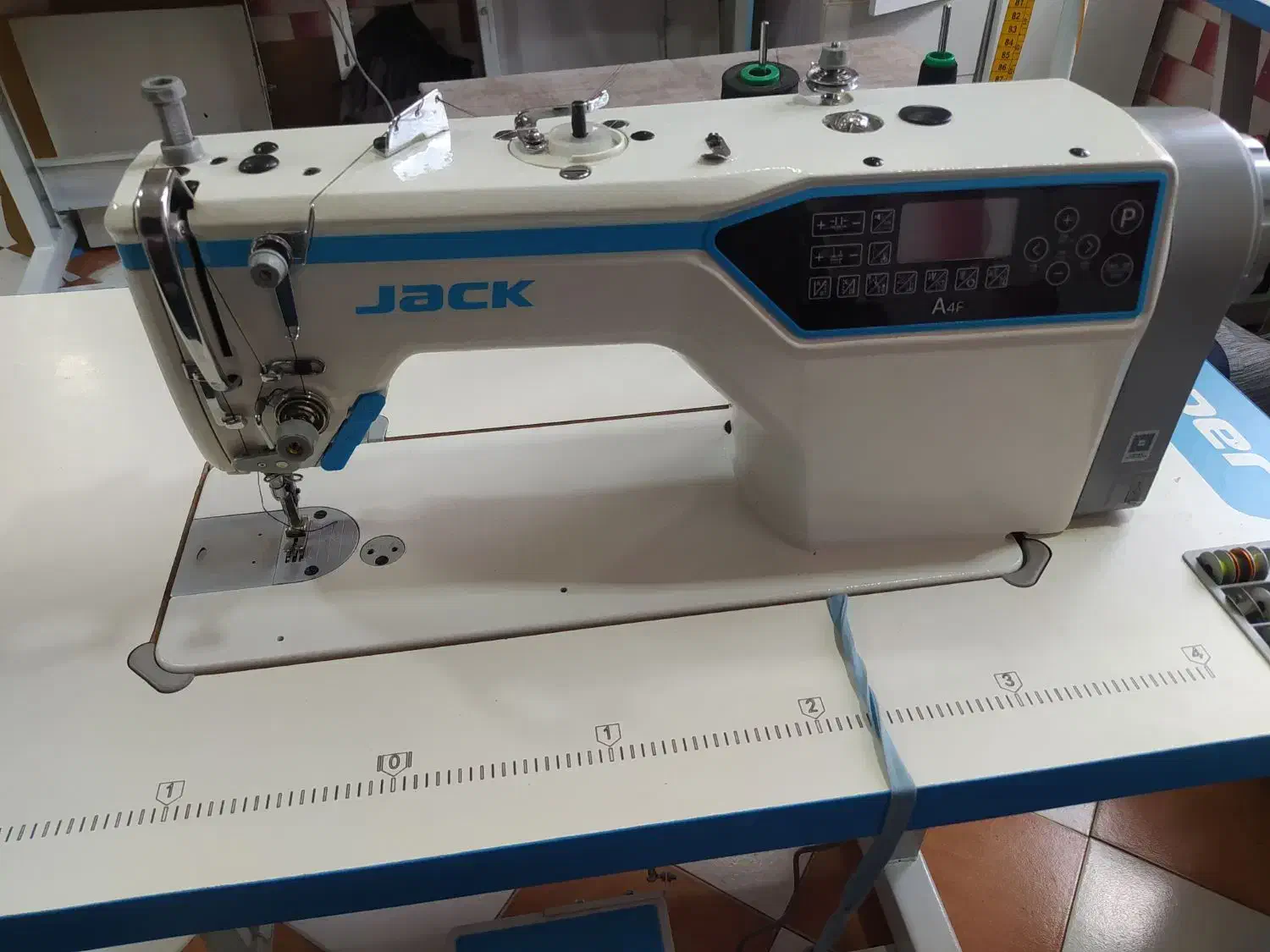 چرخ خیاطی a4fسخنگو|چرخ خیاطی و ریسندگی|سنندج, |دیوار