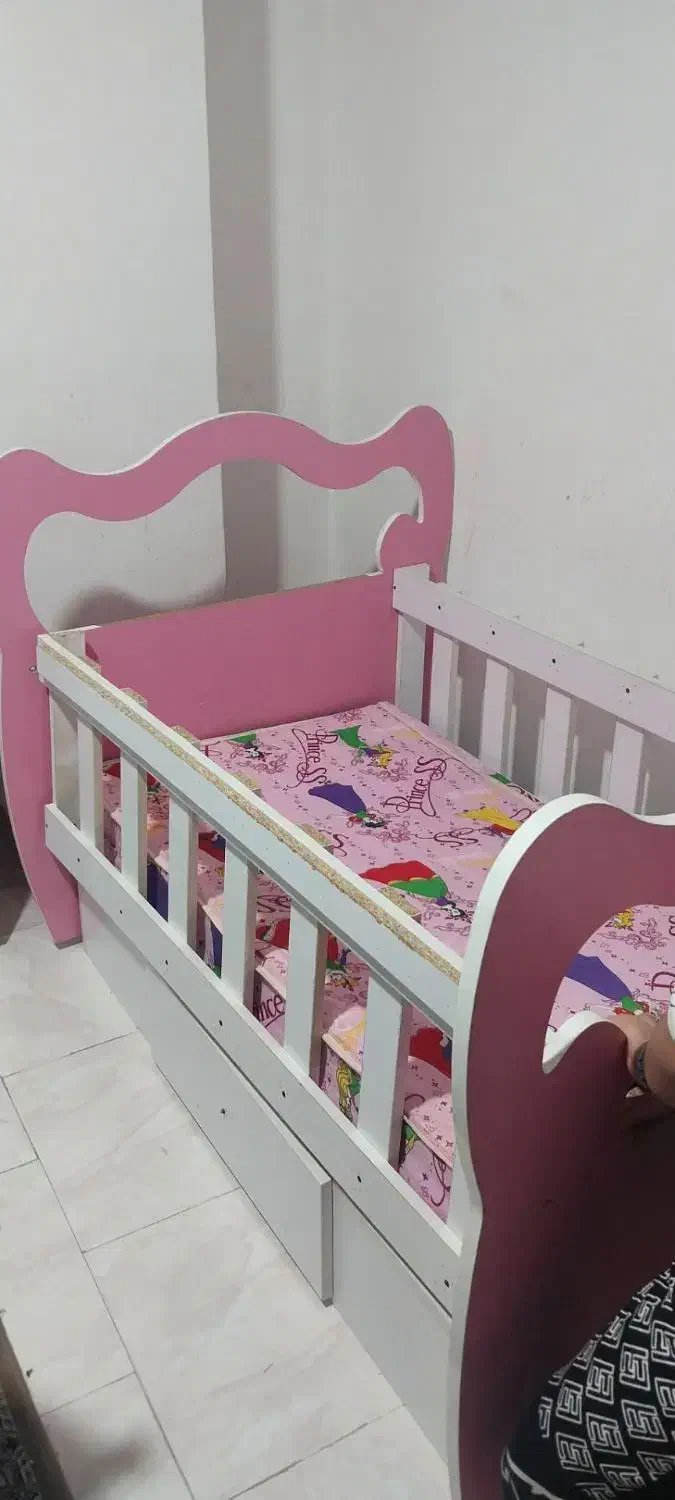 تختخواب|تخت و سرویس خواب|قروه, |دیوار