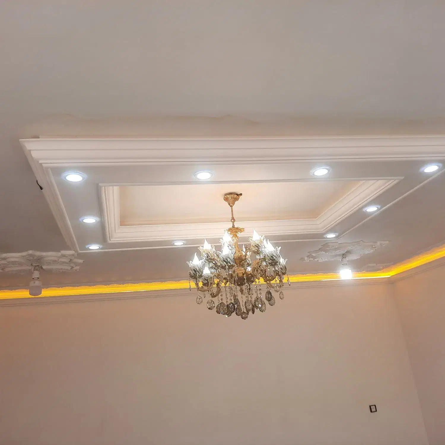 سیمکشی برق ساختمان|خدمات پیشه و مهارت|بناب, |دیوار