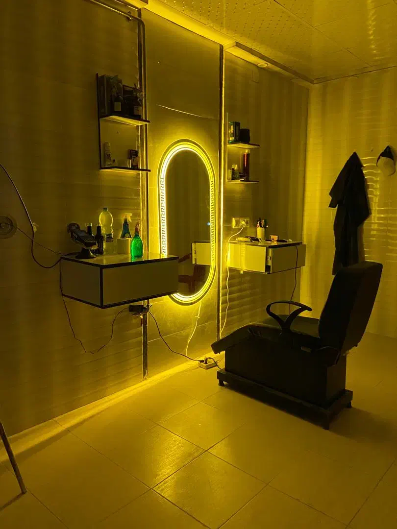 کشو و صندلی ارایشگاه|آرایشگاه و سالنهای زیبایی|فیروزآباد (فارس), |دیوار