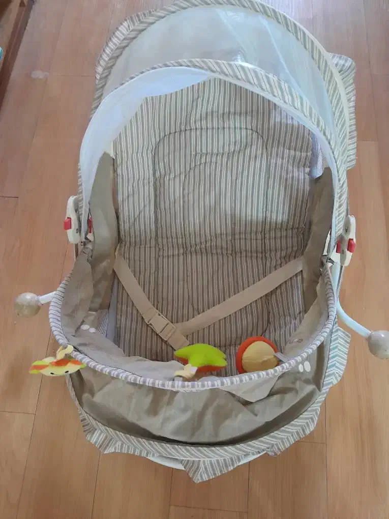 فروش کریرر .گهواره .آغوش.کالسکه .روروک|کالسکه و لوازم جانبی|آباده, |دیوار