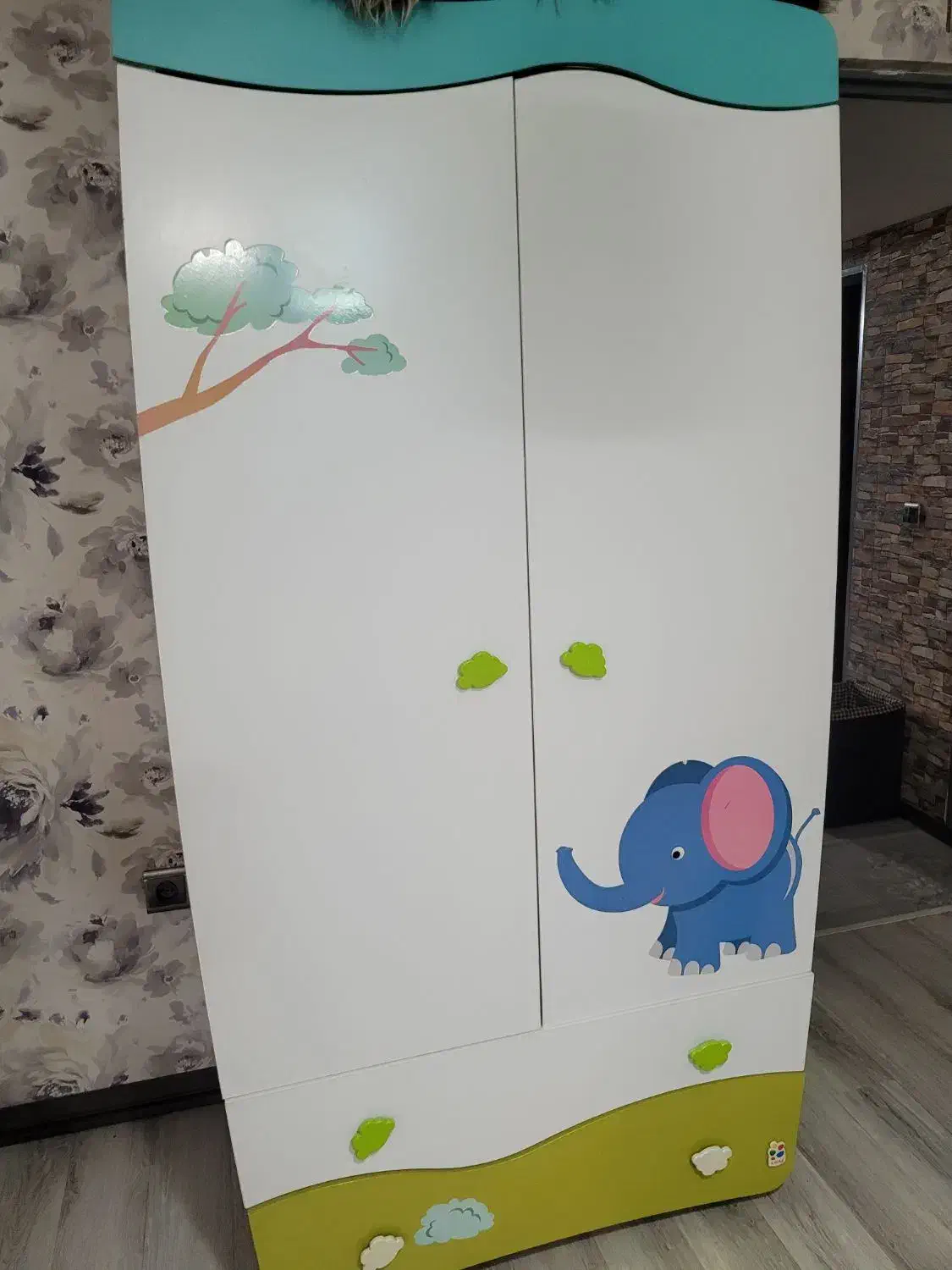 تخت و کمد کودک و نوجوان)دومنظوره|تخت و سرویس خواب|شیراز, شاه قلی بیگی|دیوار