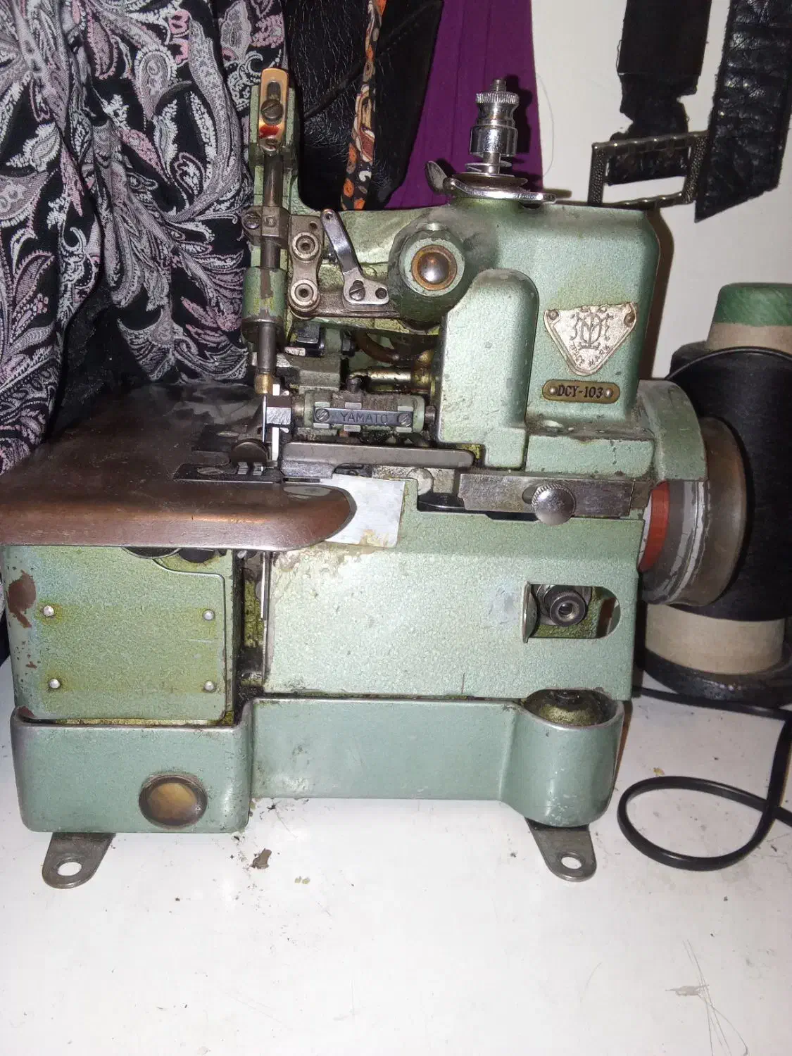 چرخ خیاطی راسته دوز سان استار و سردوز پروانه|چرخ خیاطی و ریسندگی|تهران, استخر|دیوار