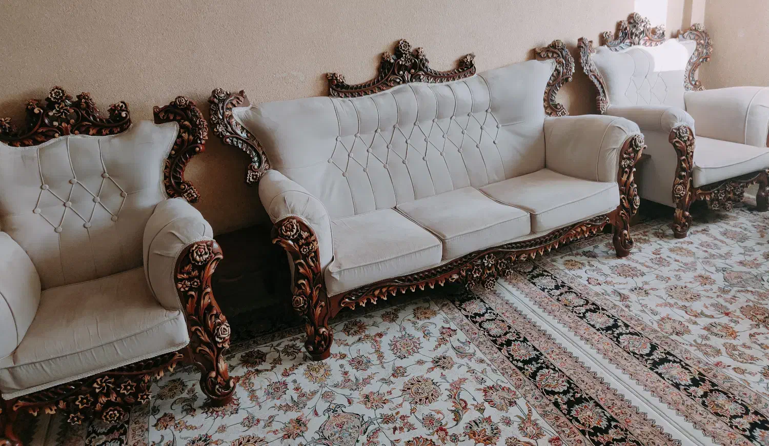 فروش مبل سلطنتی بدون هیچ ایرادی و کاملا سالم|مبلمان خانگی و میز عسلی|پرند, فاز ۵|دیوار