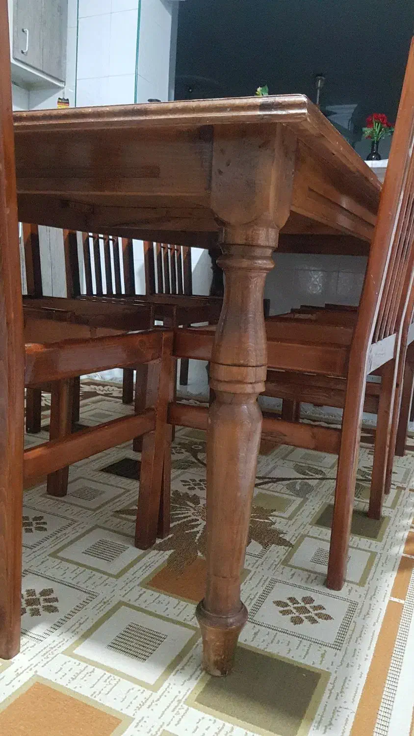 میز غذا خوری ۸نفره با ۸تا صندلی|میز و صندلی غذاخوری|ساری, |دیوار