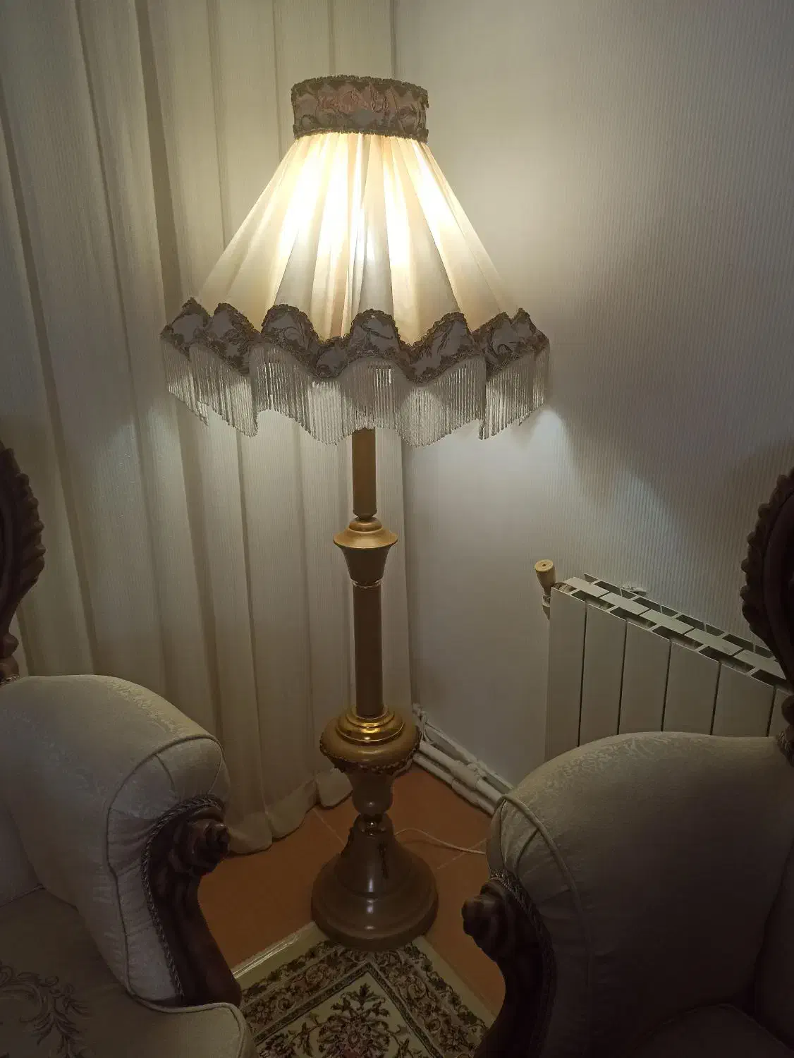 آباژور کنار سالنی|چراغ خواب و آباژور|اراک, |دیوار