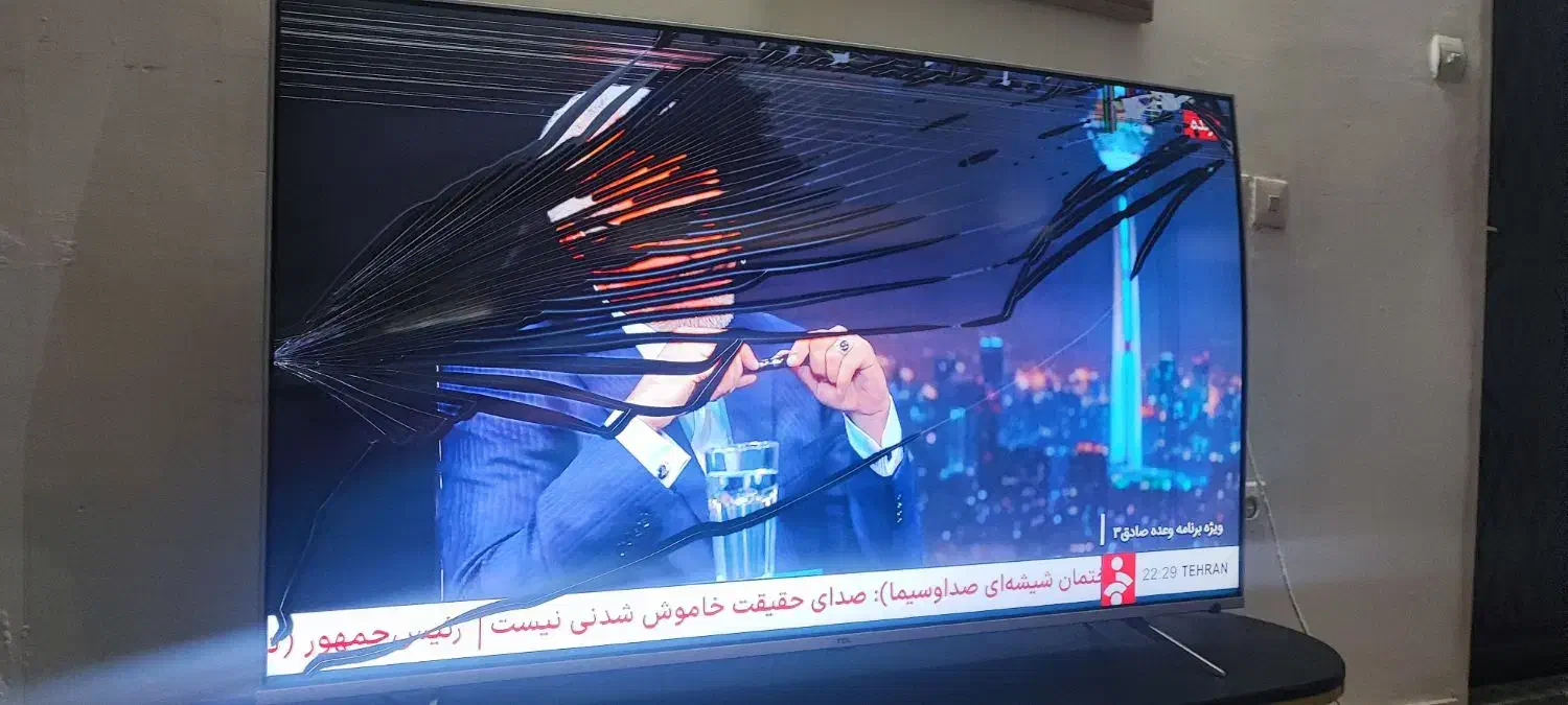 تلویزیون هوشمند 4k ال ای دی آسیب دیده|تلویزیون و پروژکتور|مشهد, چهارچشمه|دیوار