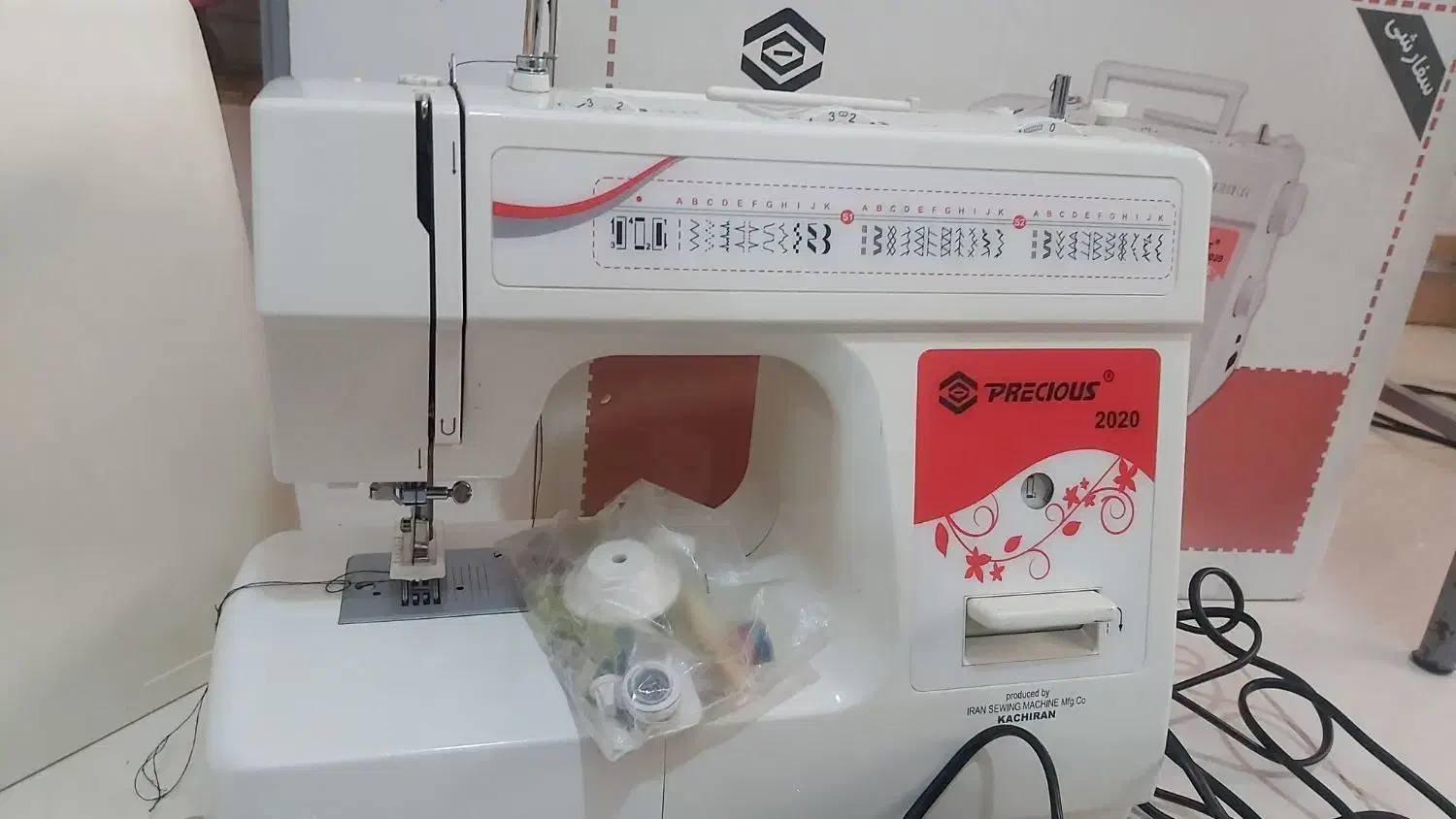 چرخ خیاطی وسردوزبیسیارتمیز|چرخ خیاطی و ریسندگی|پرند, فاز ۵|دیوار