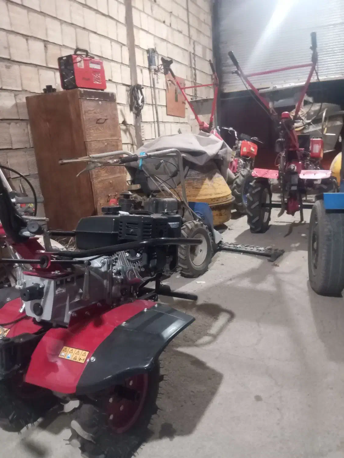 خریدار و فروش انواع تیلرهای بنزینی و گازوئیلی هستم|ماشینآلات صنعتی|سنندج, |دیوار