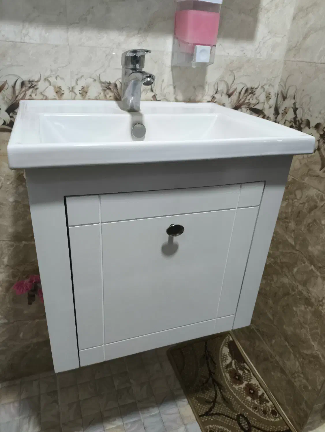 روشویی با آینه باکسی|لوازم سرویس بهداشتی|مراغه, |دیوار