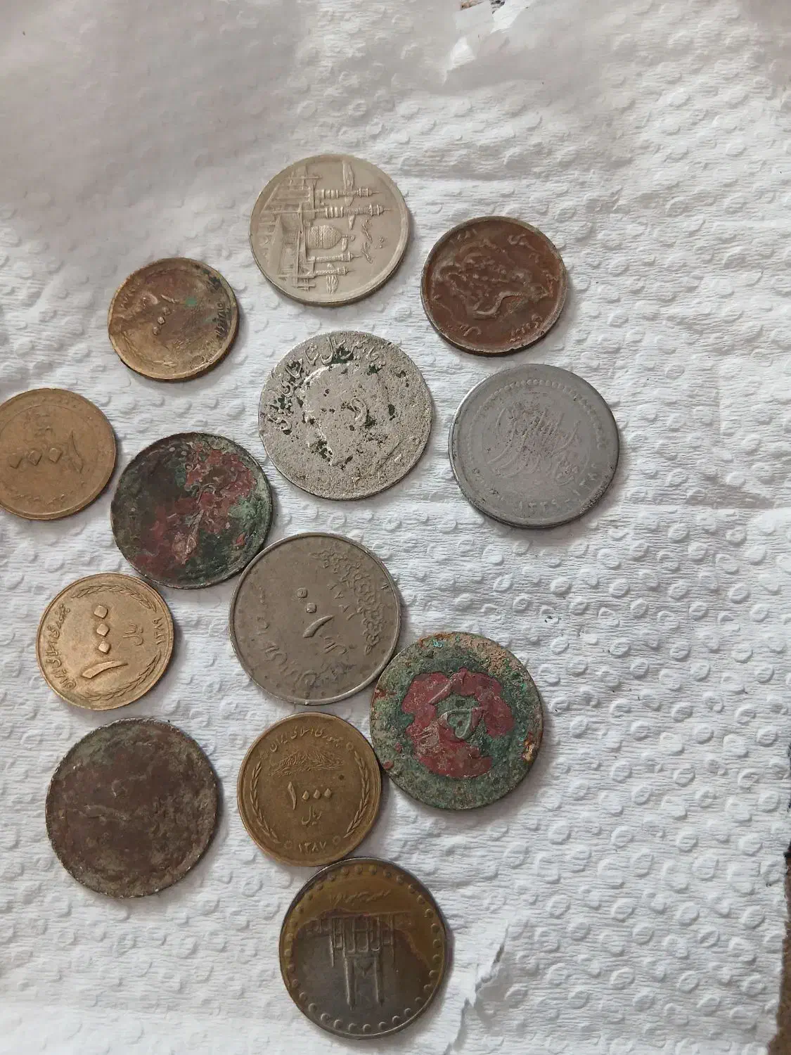 سکه قدیمی بهمراه جمهوری|کلکسیون سکه، تمبر، اسکناس|شهرکرد, |دیوار