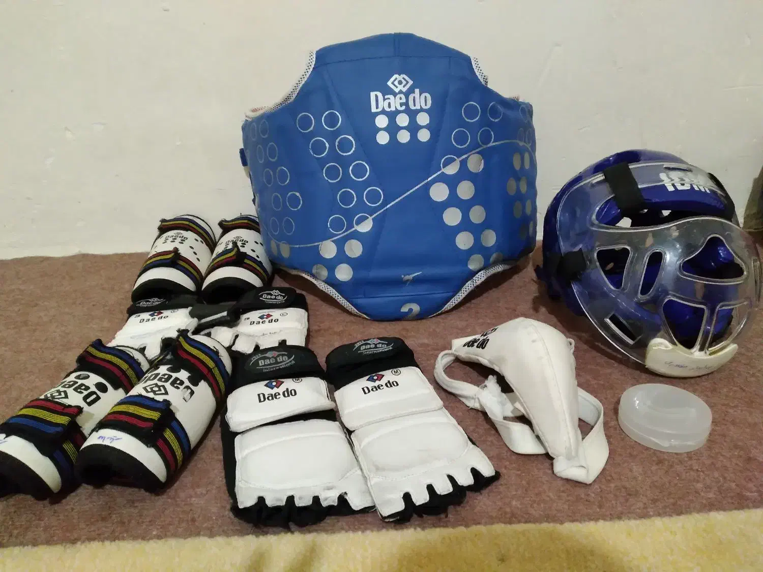 لوازم مبارزه تکواندو سایز دو|تجهیزات ورزشی|بومهن, |دیوار