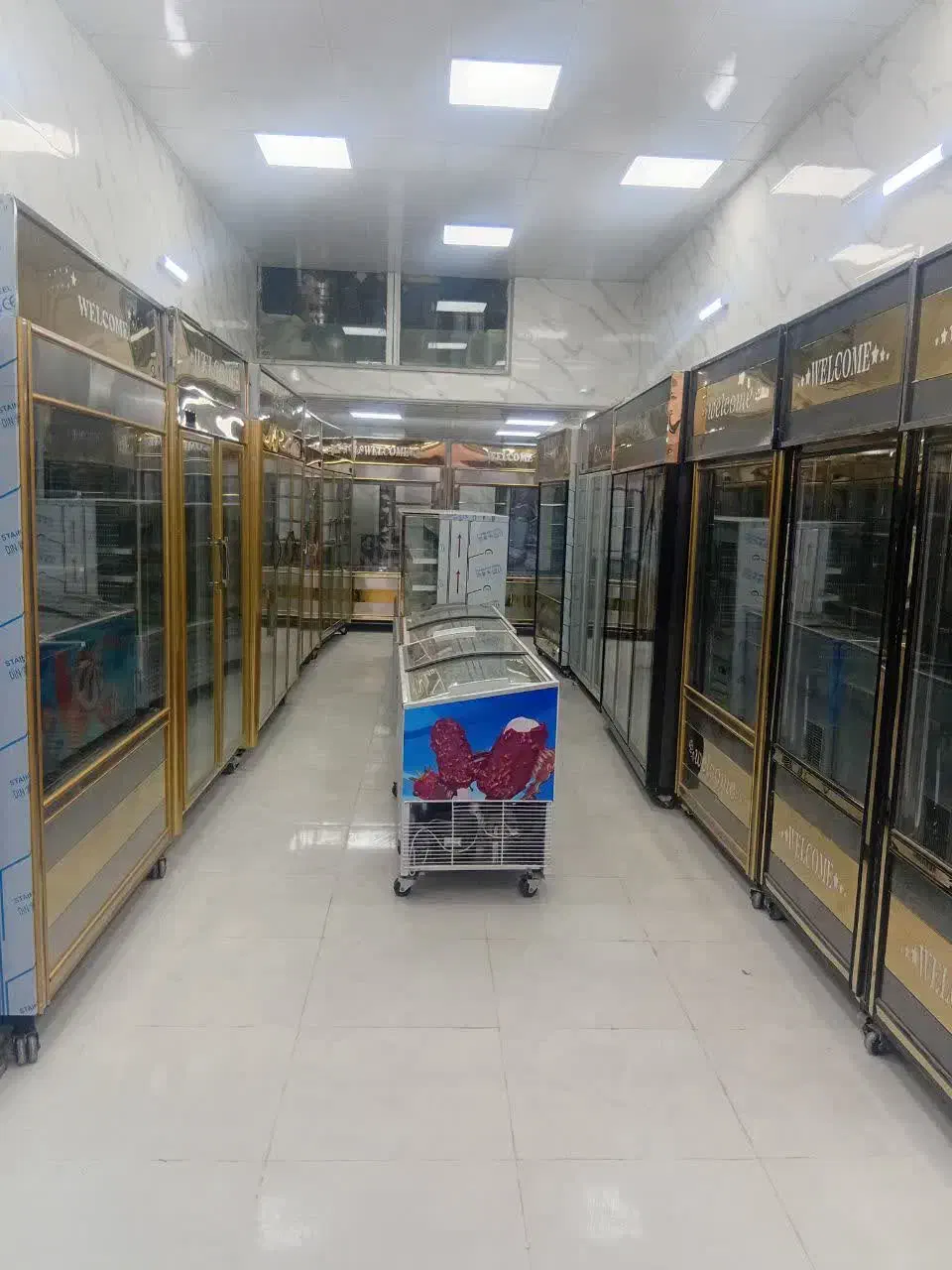 یخچال ایستاده مشکی طلایی|فروشگاه و مغازه|قم, نوقطار|دیوار