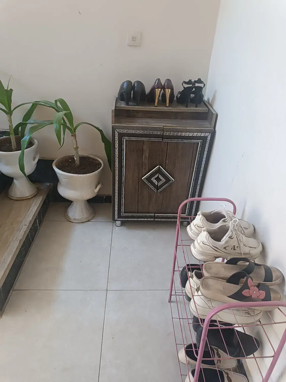 کُمُد|تخت و سرویس خواب|یزد, |دیوار