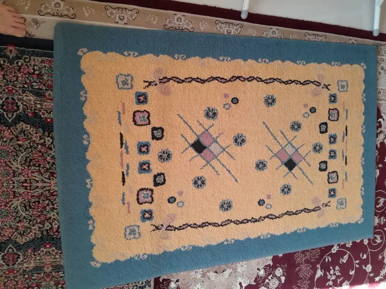 فرش های ۲. ۴ . ۶ متری|فرش|اندیشه, شهرک کوثر|دیوار