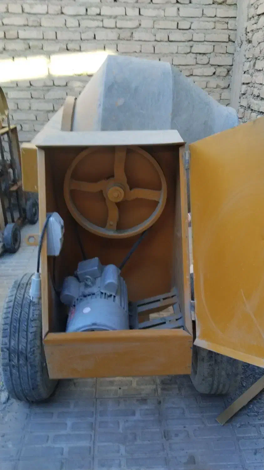 وسایل کارگاه بلوک زنی|ماشین‌آلات صنعتی|کرمان, |دیوار