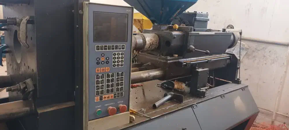 دستگاه تزریق پلاستیک ۱۸۰ تن اروپایی|ماشین‌آلات صنعتی|مشهد, جانباز|دیوار