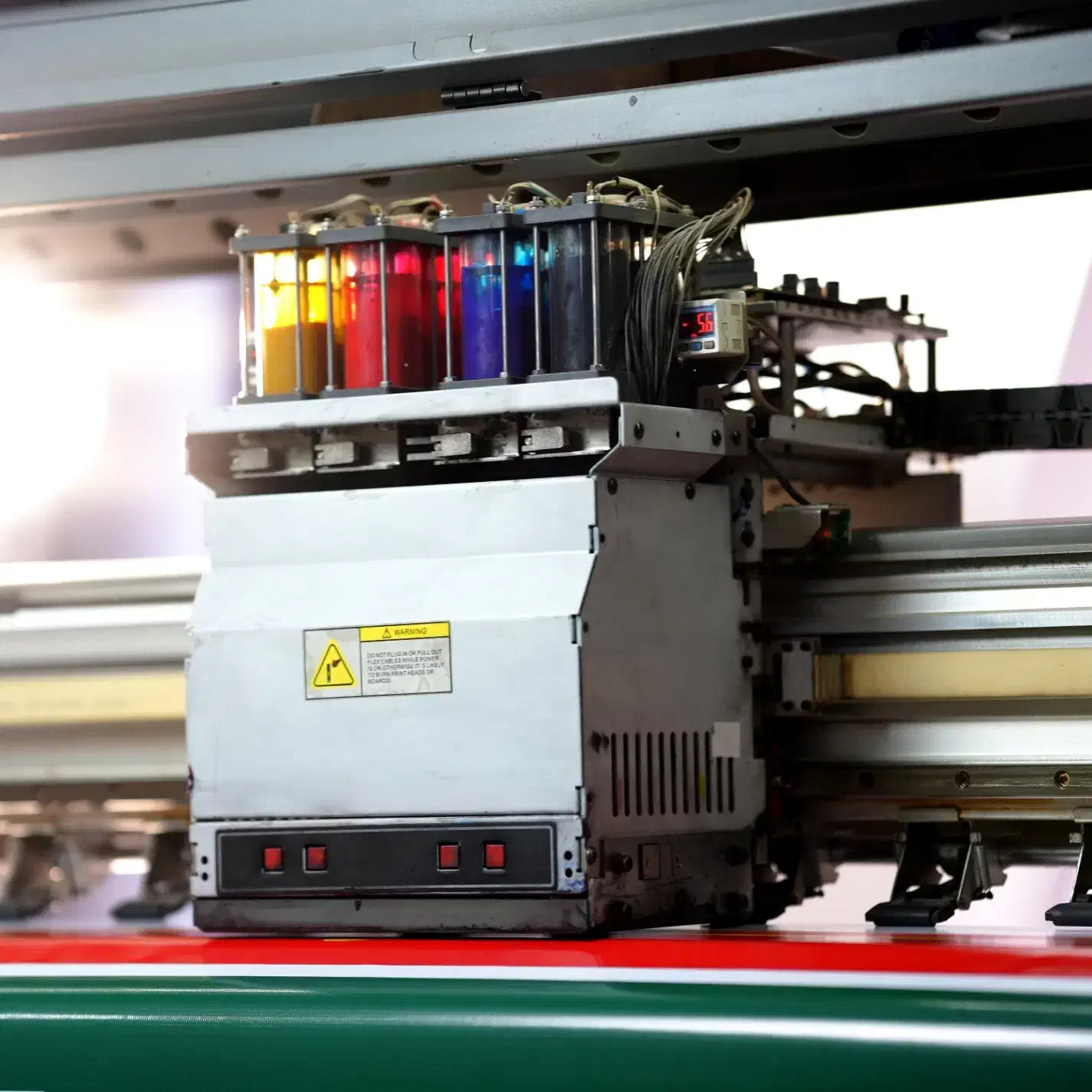 اپراتور چاپ دیجیتال|استخدام صنعتی، فنی، مهندسی|قم, قلعه یزدیها|دیوار